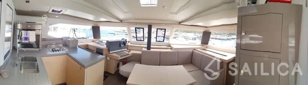 Astréa 42 - Yacht Charter Sailica