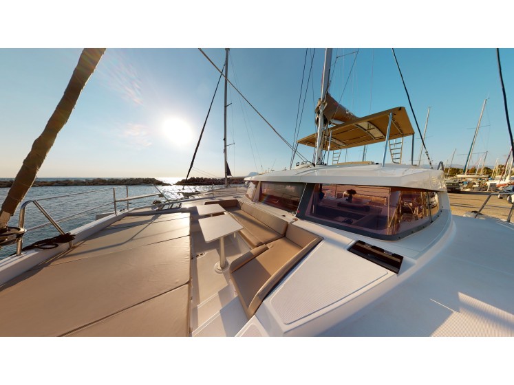 Bali 4.1 - Yacht Charter Sailica