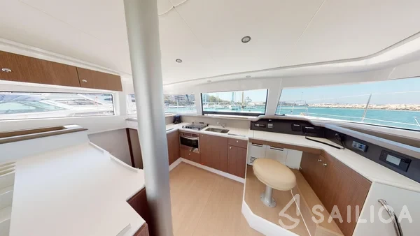 Bali 4.1 - Yacht Charter Sailica