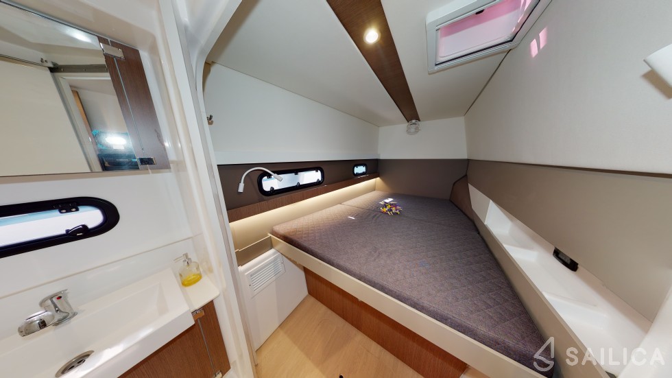 Bali 4.1 - Yacht Charter Sailica