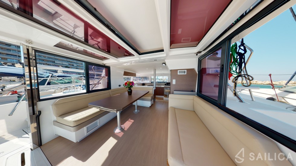 Bali 4.1 - Yacht Charter Sailica