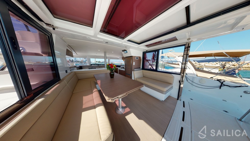 Bali 4.1 - Yacht Charter Sailica