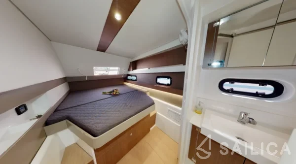 Bali 4.1 - Yacht Charter Sailica