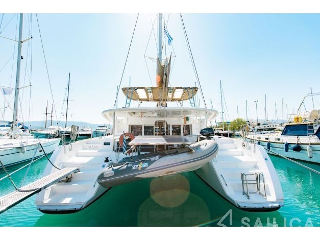 Lagoon 450  Flybridge - Yacht Charter Sailica