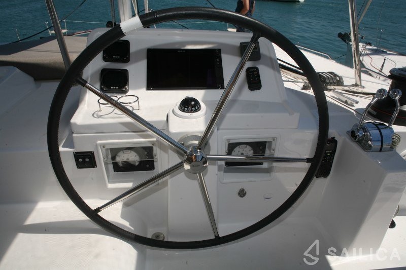 Lagoon 450  Flybridge - Yacht Charter Sailica