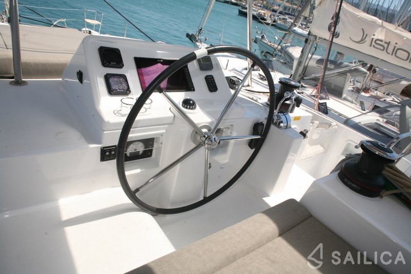 Lagoon 450  Flybridge - Yacht Charter Sailica