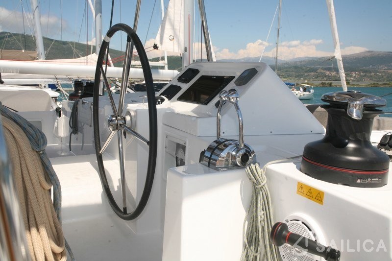 Lagoon 450  Flybridge - Yacht Charter Sailica