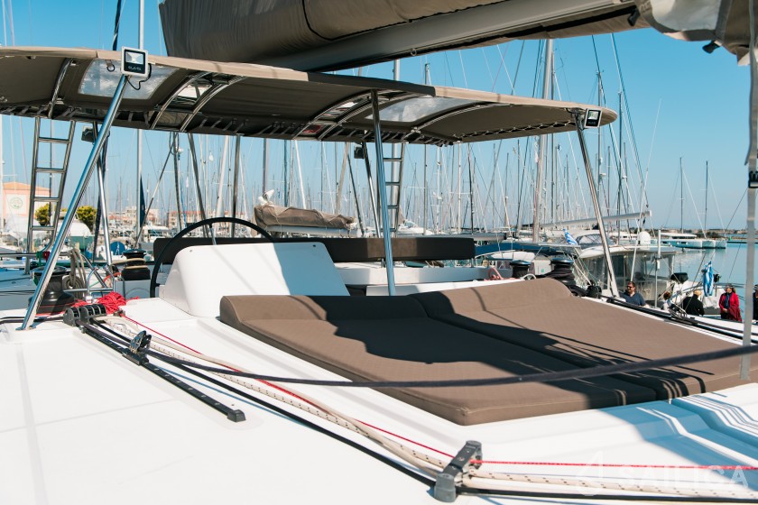 Lagoon 450  Flybridge - Yacht Charter Sailica