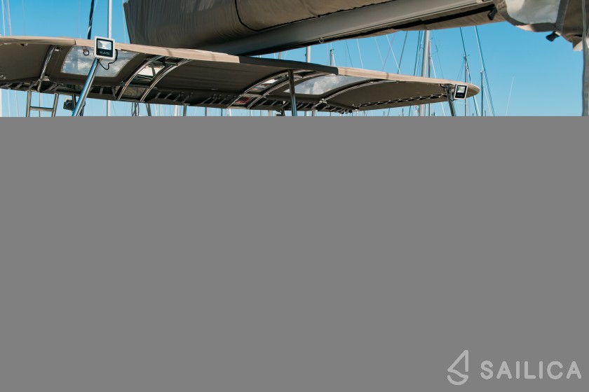Lagoon 450  Flybridge - Yacht Charter Sailica