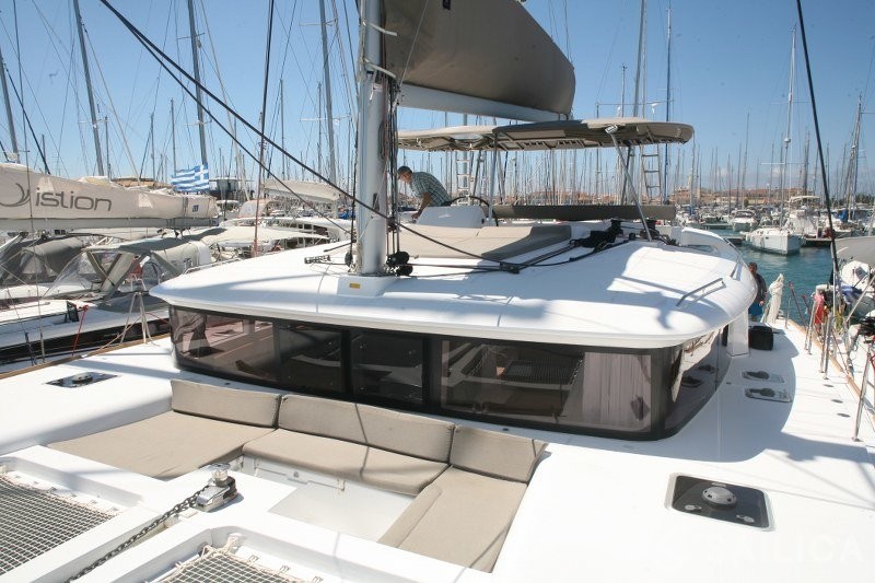 Lagoon 450  Flybridge - Yacht Charter Sailica