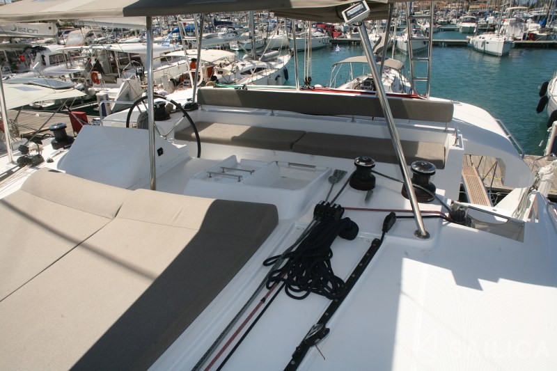Lagoon 450  Flybridge - Yacht Charter Sailica