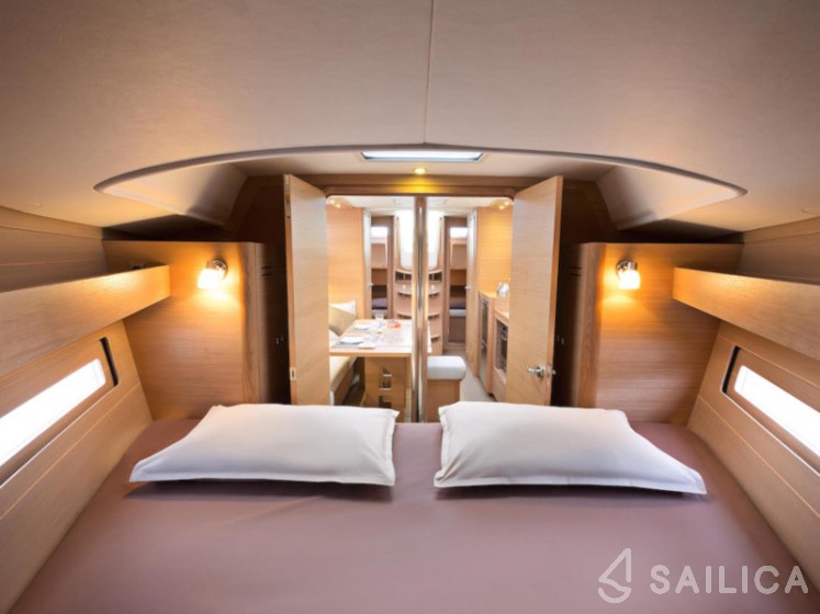 Dufour 382 GL - Yacht Charter Sailica
