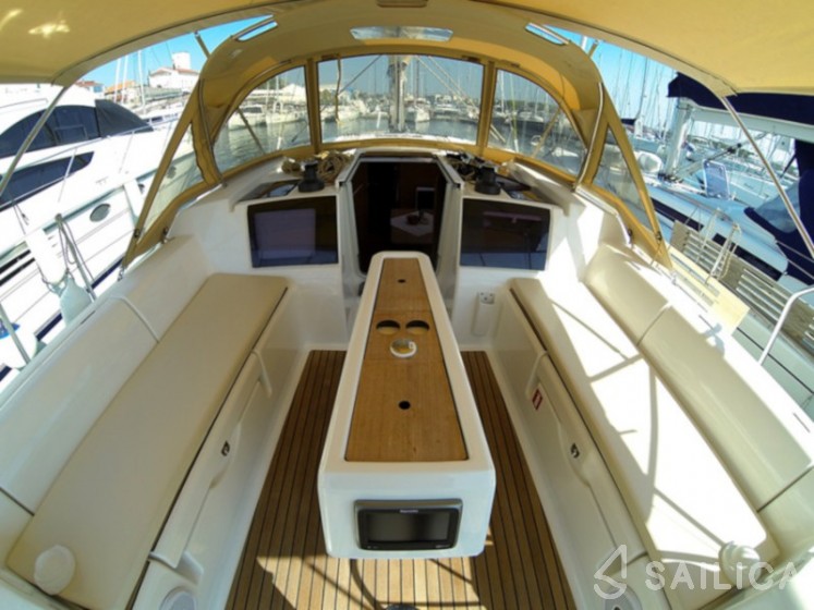 Dufour 382 GL - Yacht Charter Sailica