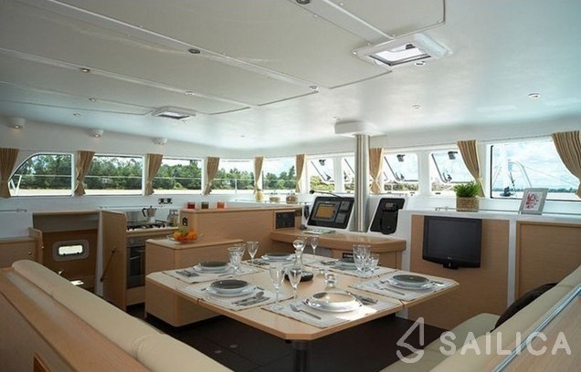 Lagoon 500 - Yacht Charter Sailica