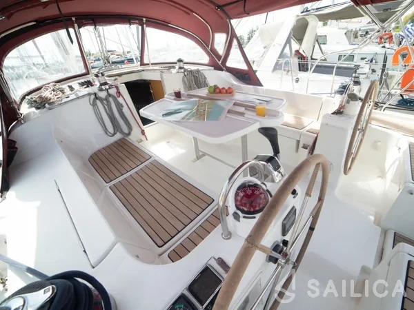 Oceanis 473 - Yacht Charter Sailica