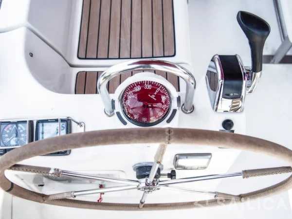 Oceanis 473 - Yacht Charter Sailica