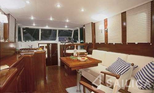 Swift Trawler 35 - Yacht Charter Sailica