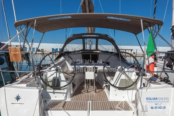 Sun Odyssey 349 - Yacht Charter Sailica