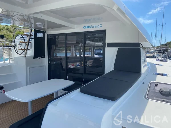 Lagoon 42 - Yacht Charter Sailica