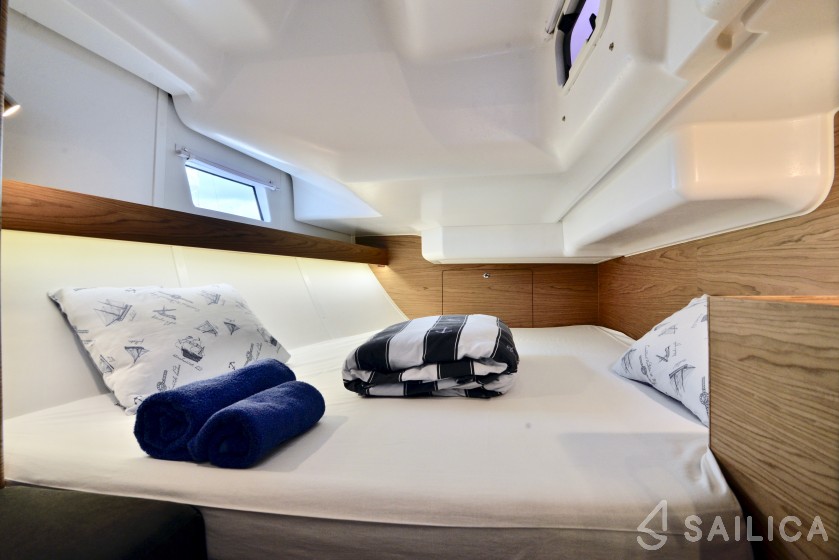 Elan 40 Impression - Yacht Charter Sailica