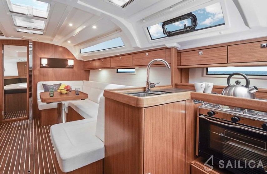 Bavaria 41 Cruiser - Yacht Charter Sailica