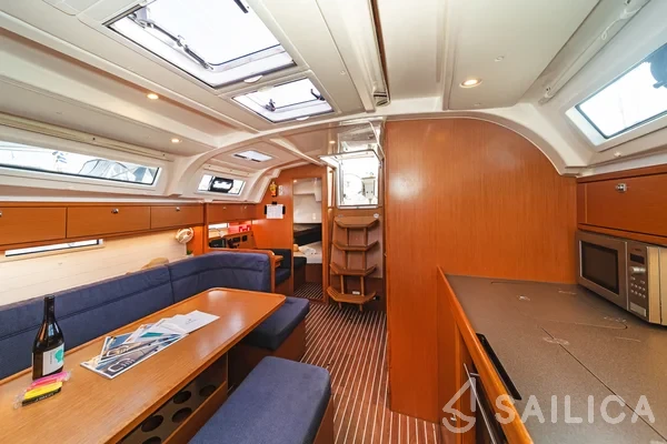 Bavaria 41 Cruiser - Yacht Charter Sailica