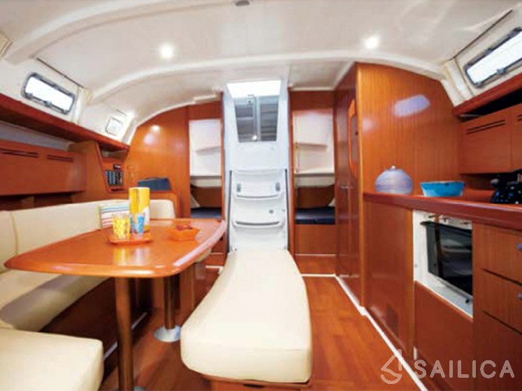 Cyclades 43.4 - Yacht Charter Sailica