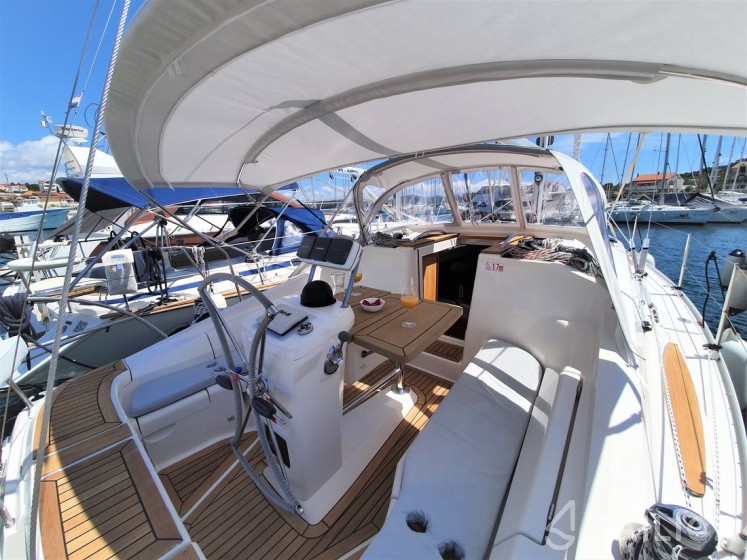 Elan 344 Impression - Yacht Charter Sailica