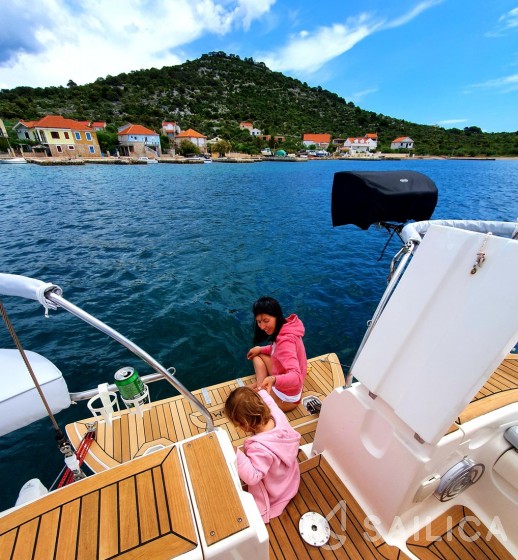 Elan 344 Impression - Yacht Charter Sailica