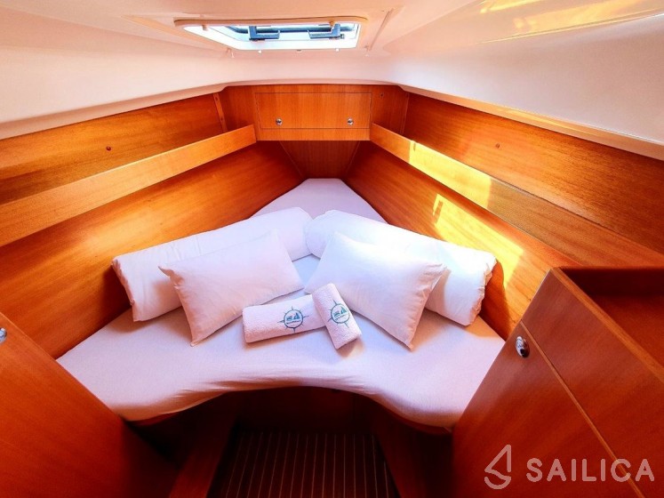 Elan 344 Impression - Yacht Charter Sailica