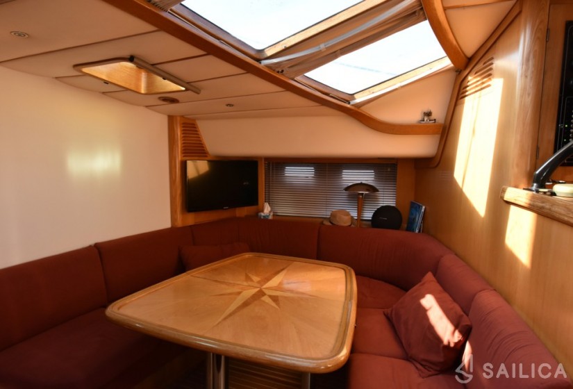 Feeling 546 - Yacht Charter Sailica