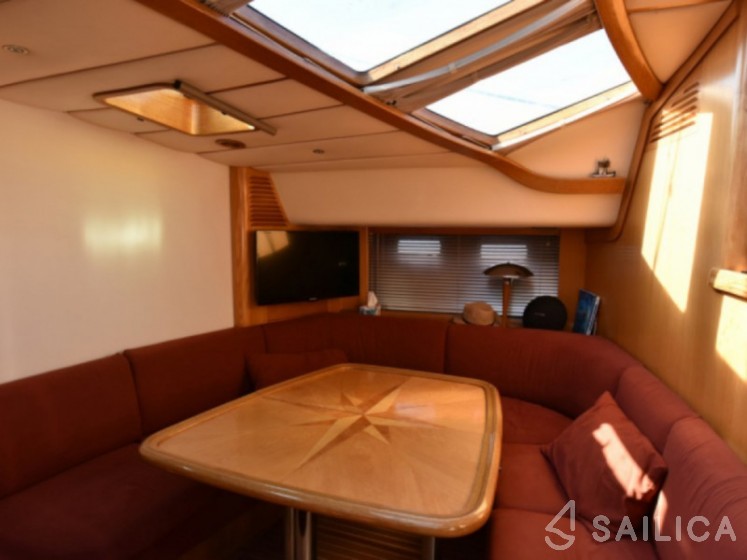 Feeling 546 - Yacht Charter Sailica