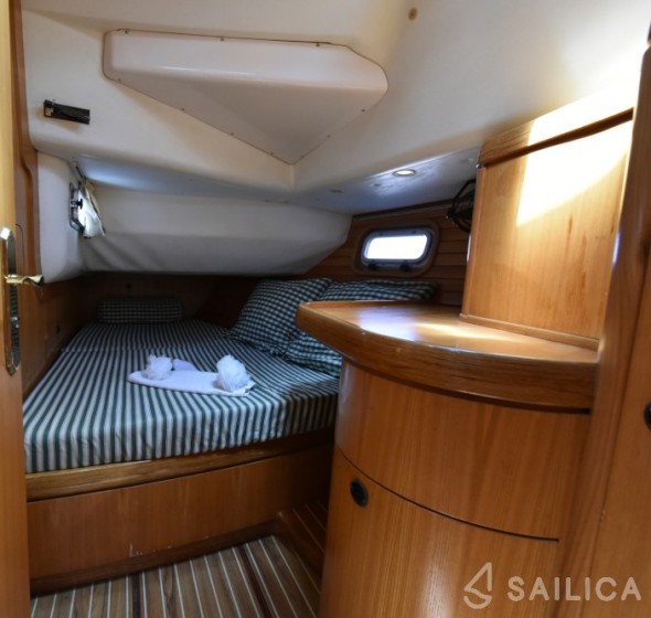 Feeling 546 - Yacht Charter Sailica