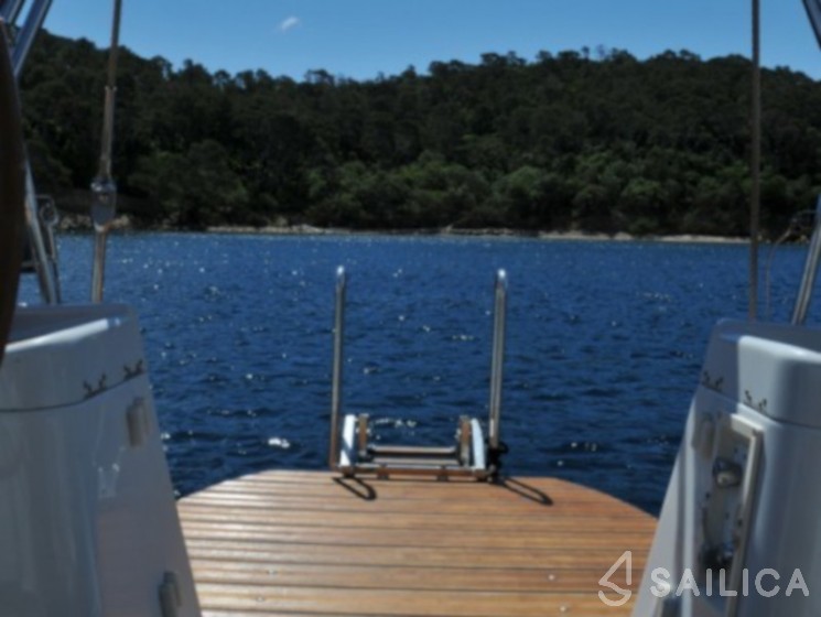 Feeling 546 - Yacht Charter Sailica