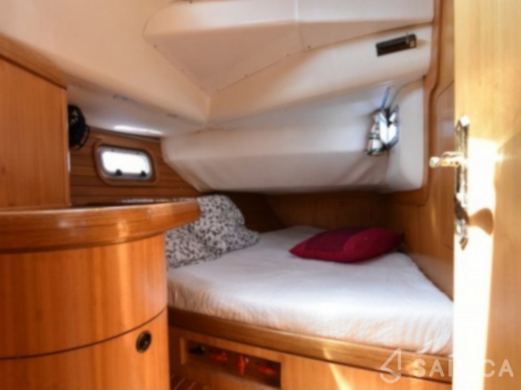 Feeling 546 - Yacht Charter Sailica