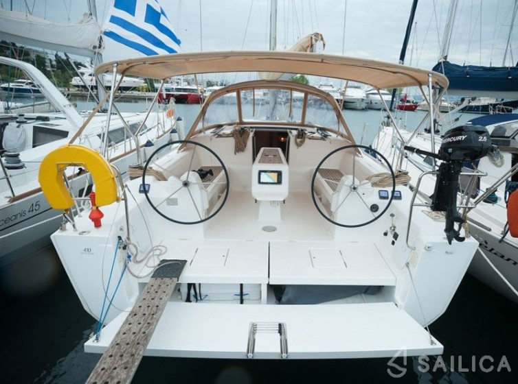 Dufour 410 GL - Yacht Charter Sailica