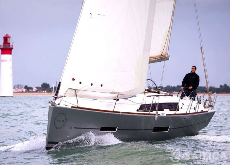 Dufour 382 GL - Yacht Charter Sailica