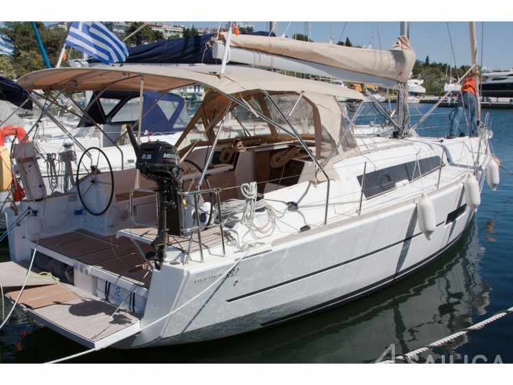Dufour 382 GL - Yacht Charter Sailica