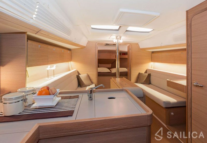 Dufour 350 GL - Yacht Charter Sailica