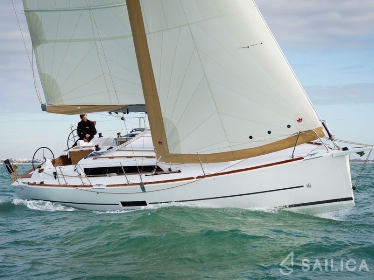 Dufour 350 GL - Yacht Charter Sailica