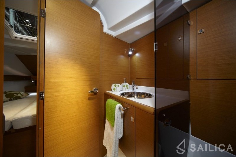 Sun Odyssey 449 - Yacht Charter Sailica