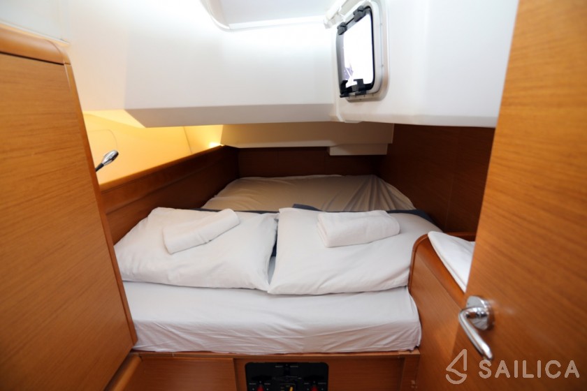 Sun Odyssey 449 - Yacht Charter Sailica