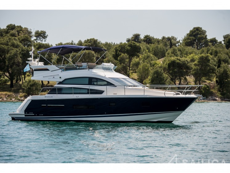 Fairline Squadron 42 - Yacht Charter Sailica
