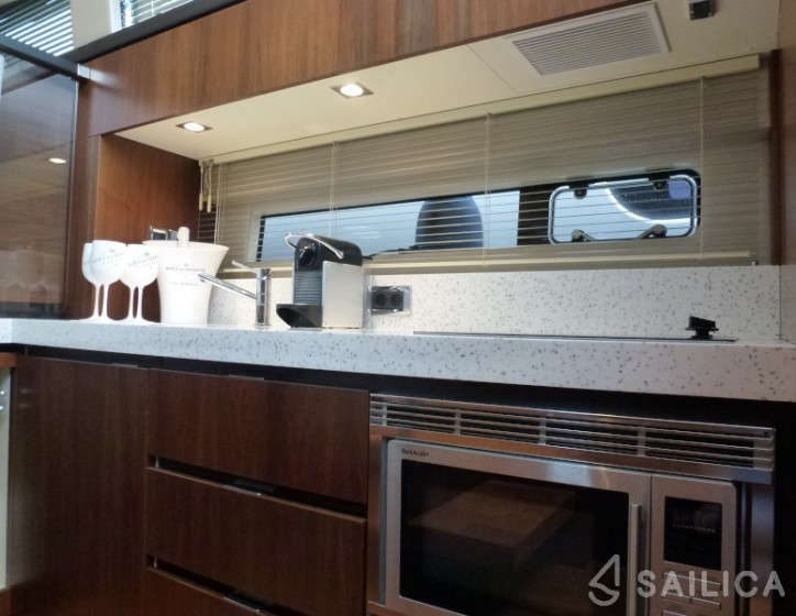 Fairline Squadron 42 - Yacht Charter Sailica