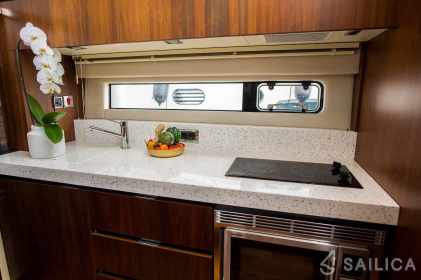 Fairline Squadron 42 - Yacht Charter Sailica