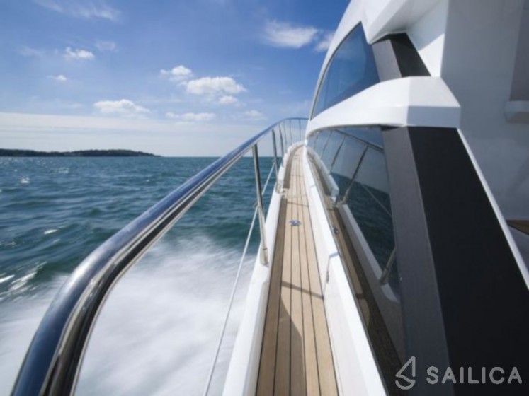 Fairline Squadron 42 - Yacht Charter Sailica