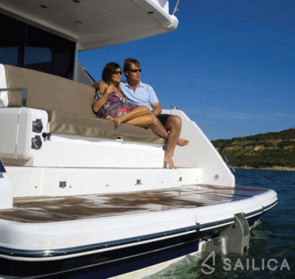 Fairline Squadron 42 - Yacht Charter Sailica