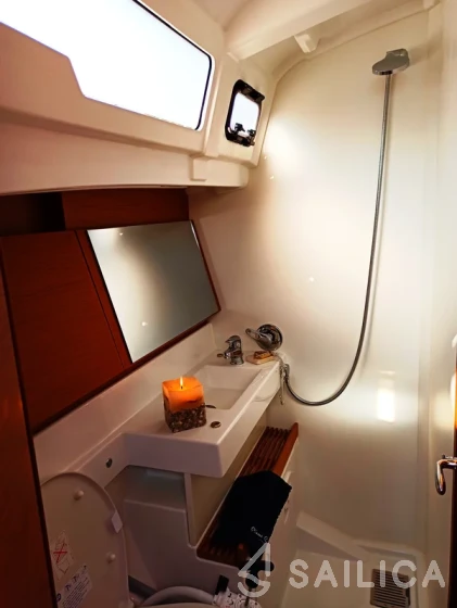 Sun Odyssey 490 - Yacht Charter Sailica