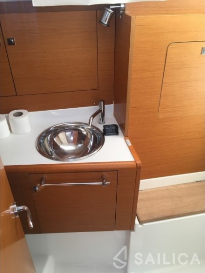 Sun Odyssey 449 - Yacht Charter Sailica