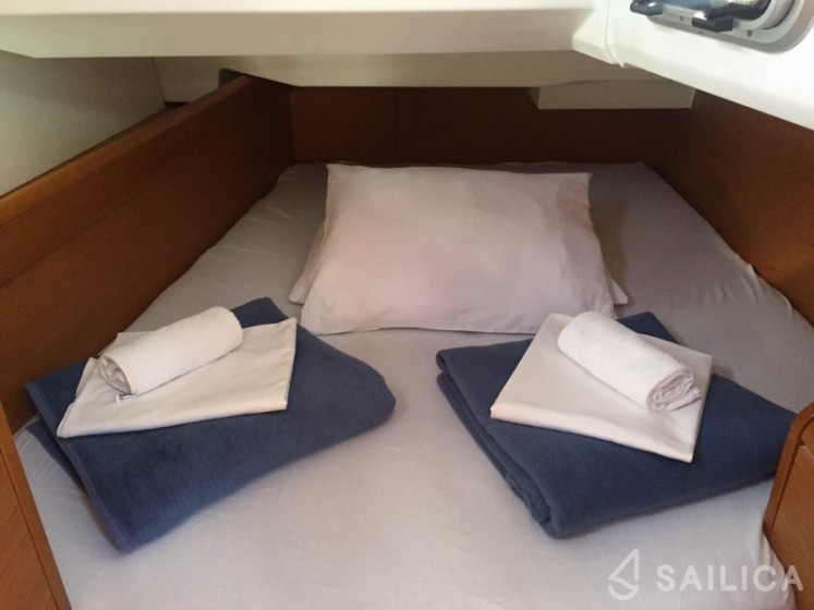 Sun Odyssey 449 - Yacht Charter Sailica